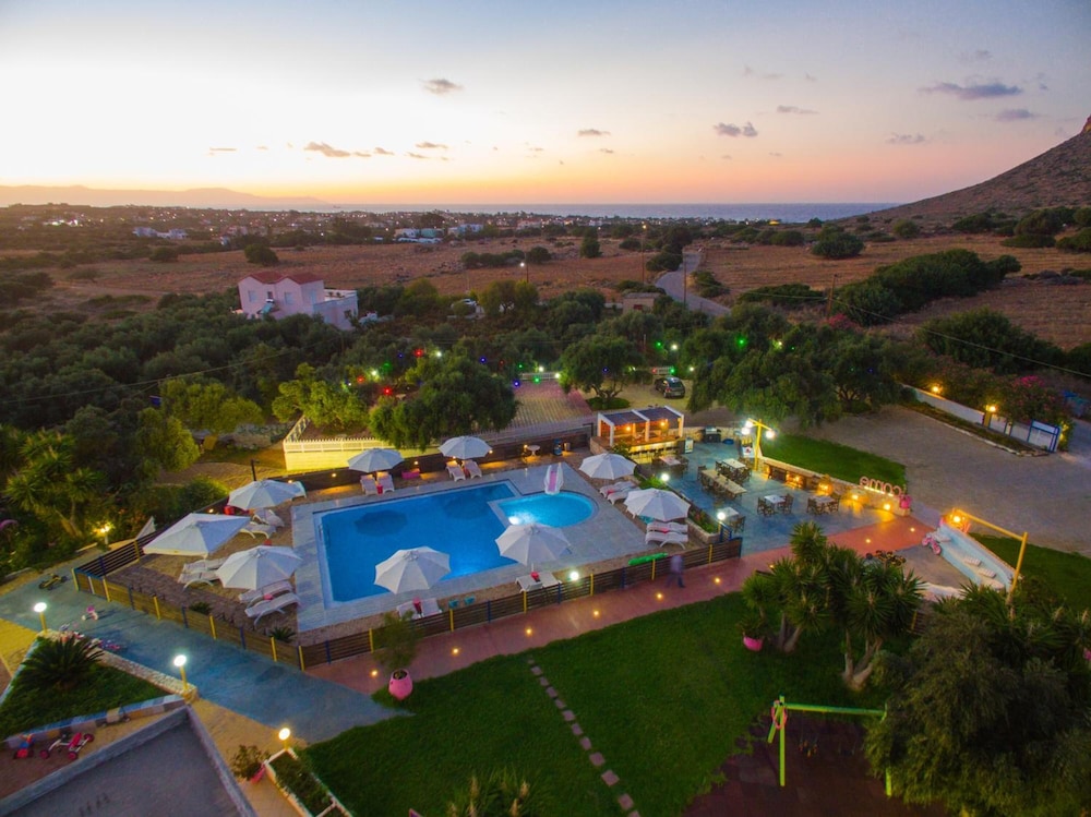 Paradisio Baby and Kinder Hotel