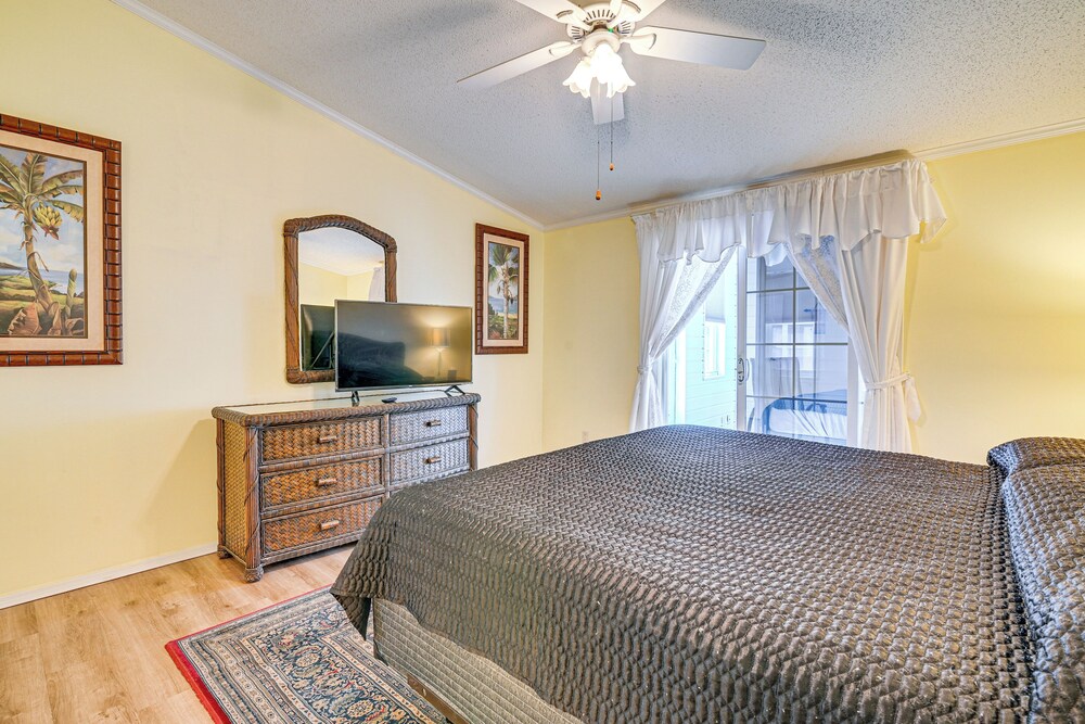 Walk to Surfside Beach: Home w/ Pool Access
