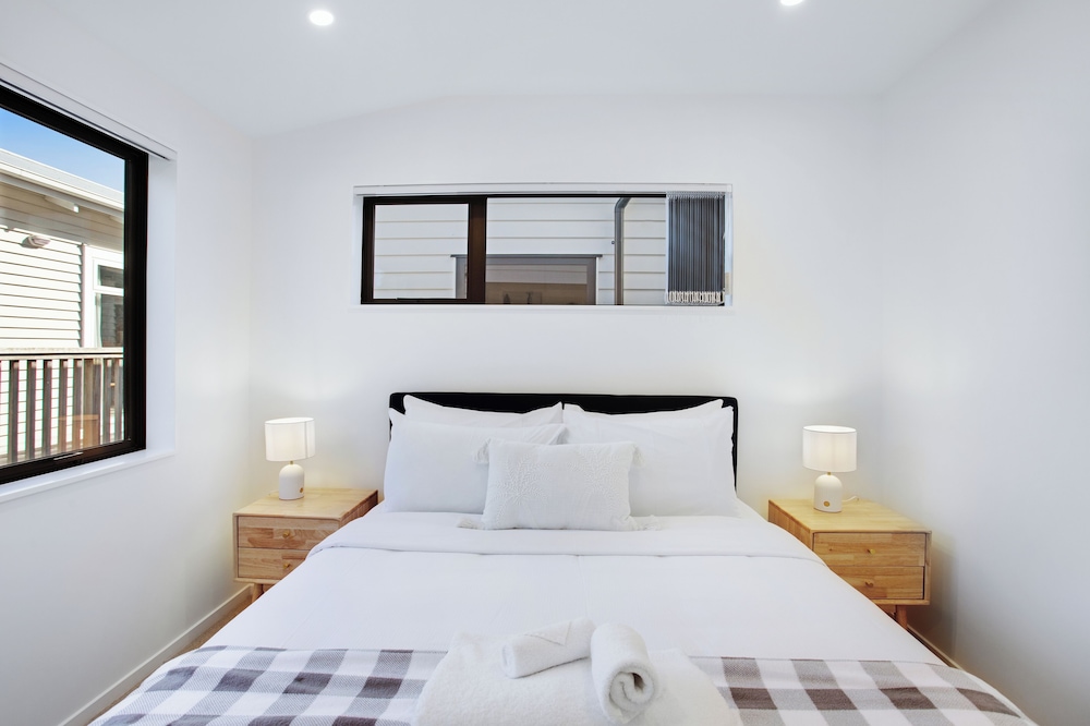 Style Serenity Townhouse with Parking view 5