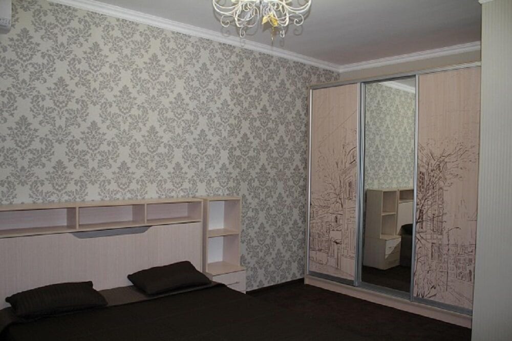 V Gostyah U Julii Guest House
