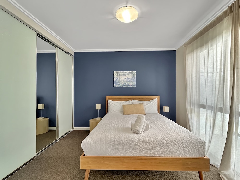 Peaceful 1-bed Unit in Leafy Yokine