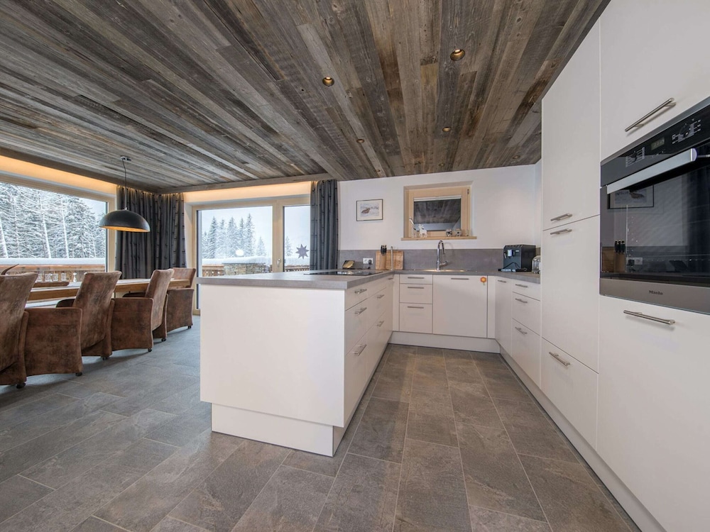 Amazing Chalet in Neukirchen near Wildkogel Ski Arena