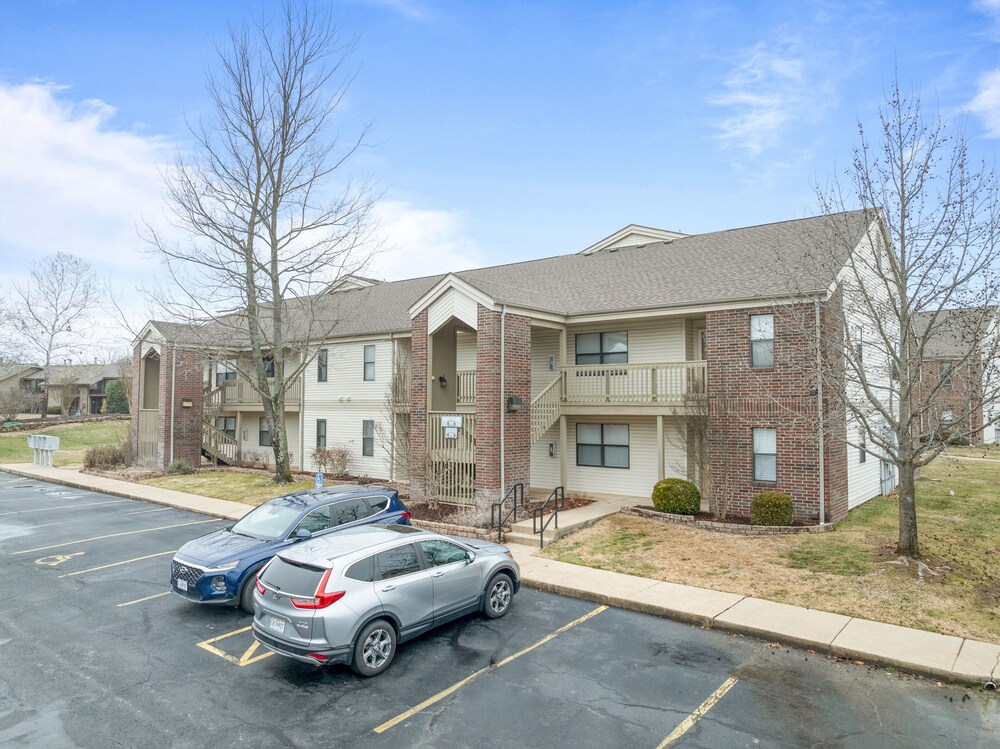 Elite Escape 2 Bedroom Condo by RedAwning