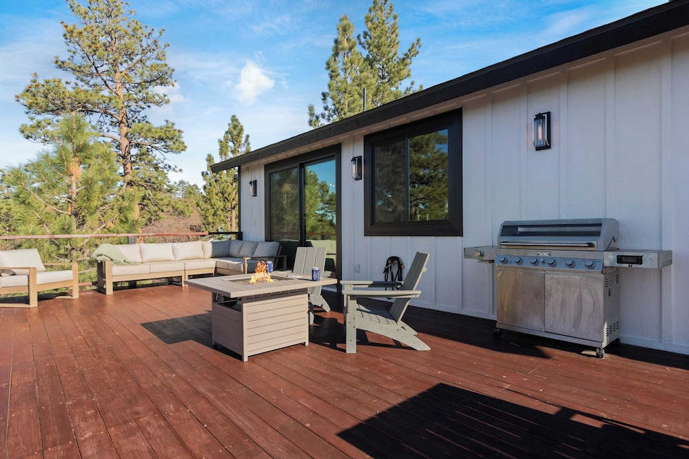 Modern Lodge Near Lake, Village, & Snow Summit Game Room, Decks, Firepit, Views