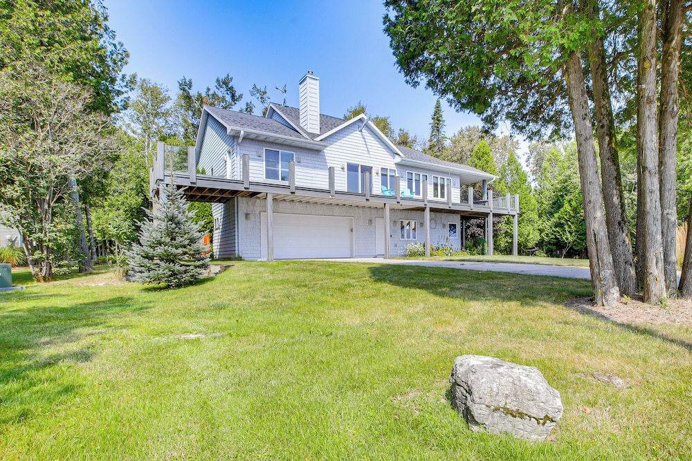 Beach Access on Lake Michigan: Sturgeon Bay Home view 5