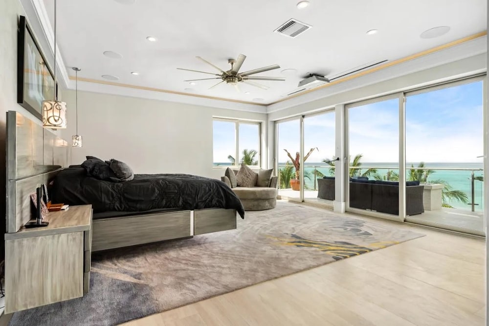 Trinity Villa in New Providence