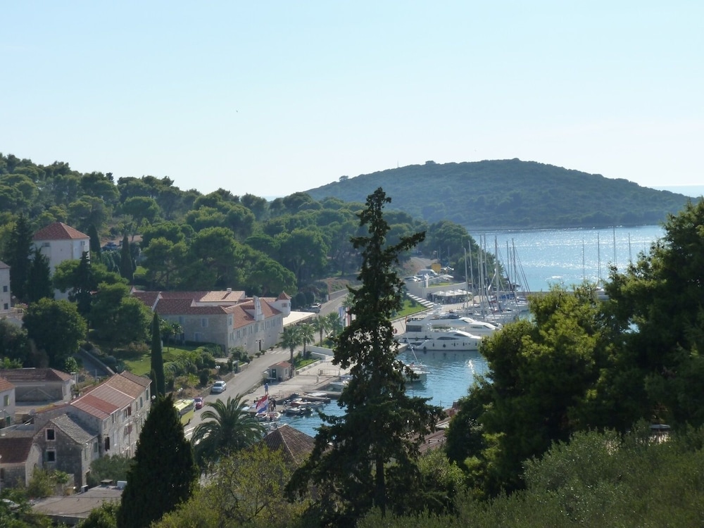 Željko - Affordable and With sea View - A1