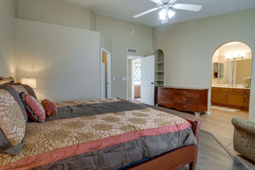 Pet-friendly Peoria Home Near State Farm Stadium! view 4