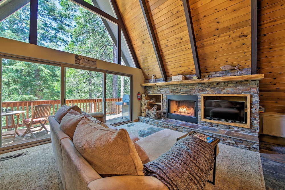 Riverside Vacations - Luxe Lake Arrowhead Home w/ Game Room  Hot Tub - Property Image 1