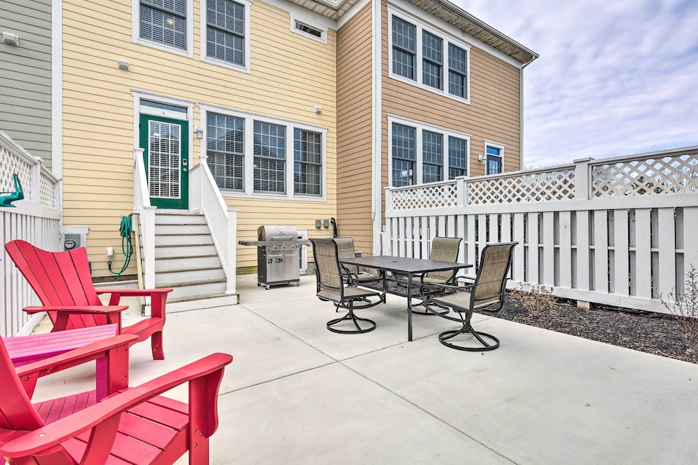 Ocean View Townhome w/ Pool & Golf Course Access view 2