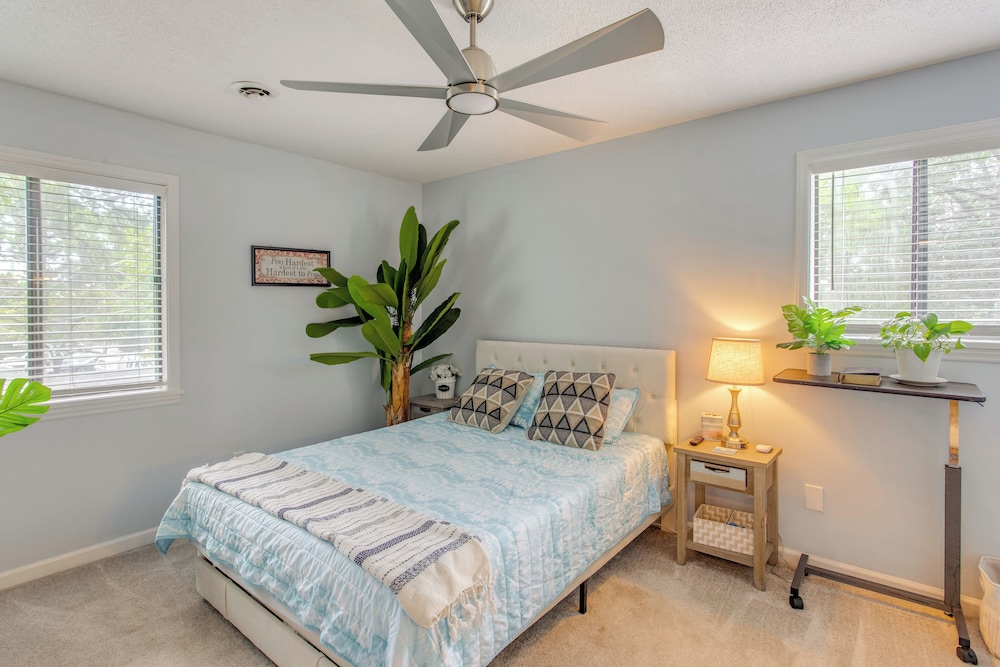 1/2 Mi to Shore: Condo w/ Balcony in Myrtle Beach!