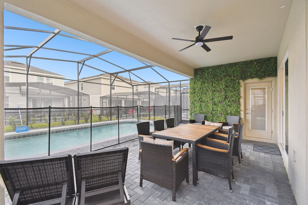 5 BD En-suites, Game Room, Pool, Sleeps 14, Disney