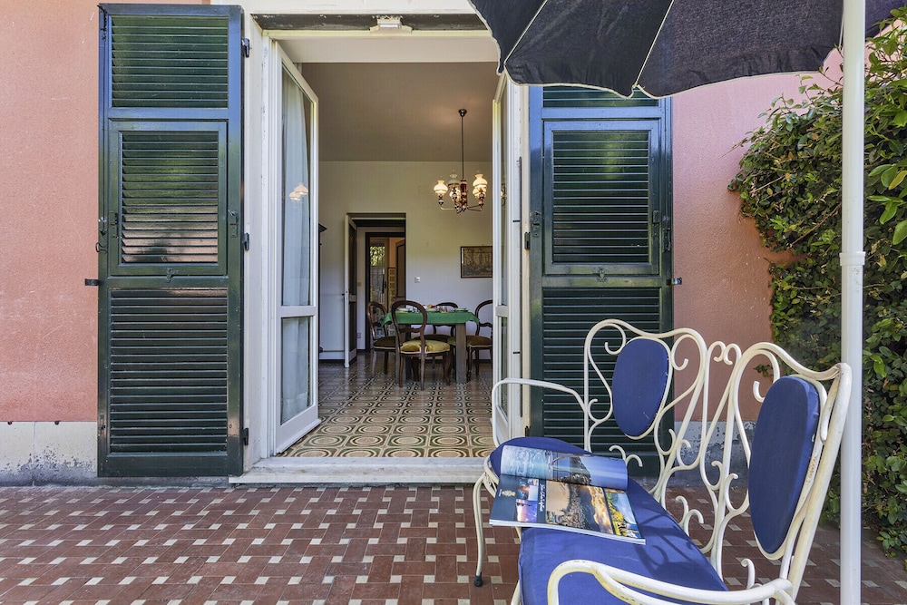 Vintage Apartment With Garden by Wonderful Italy