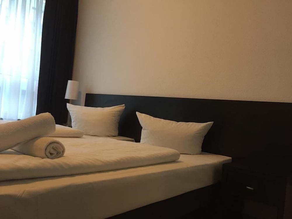 Frankfurt Vacations - Mosel Hotel Frankfurt - Property Image 3