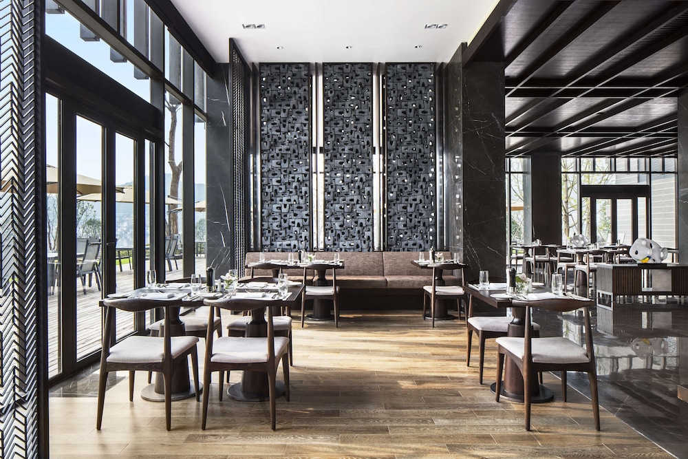 Hilton Ningbo Dongqian Lake