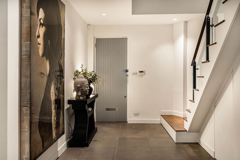 London Mews Home w Glass Atrium Terrace