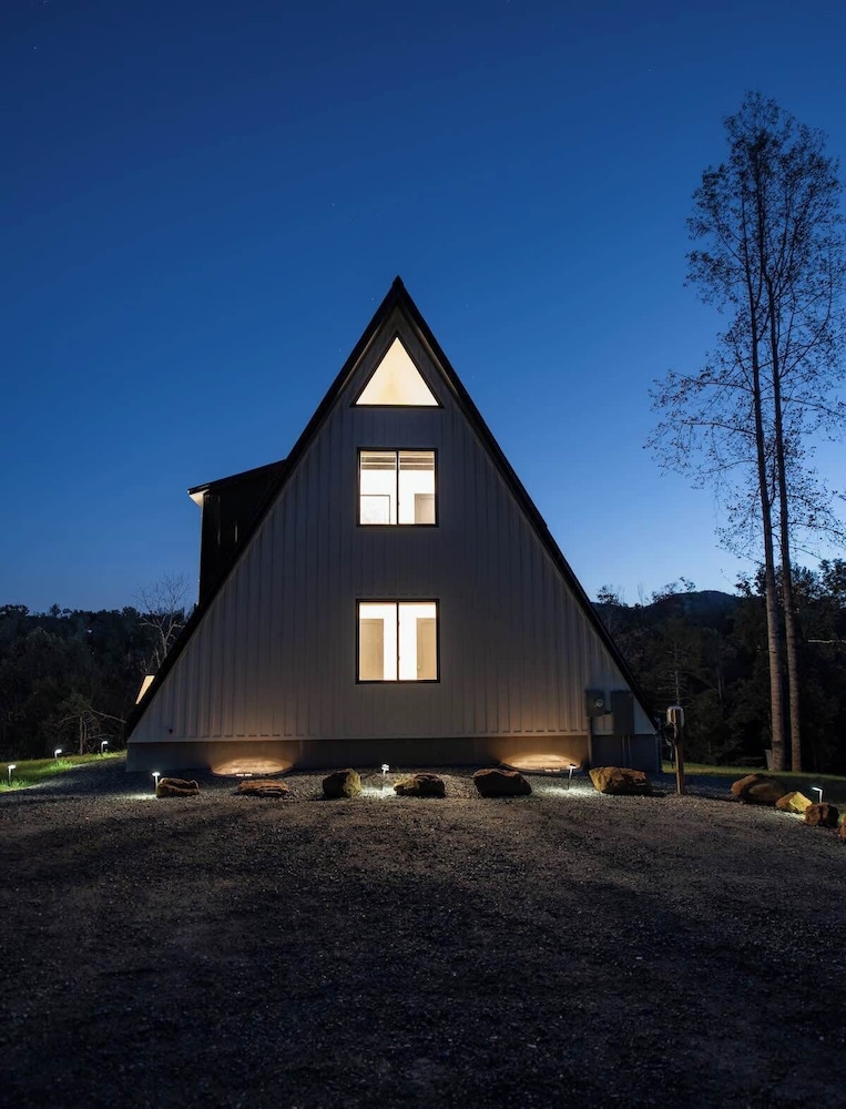 Afton Peak in Faber With 5 Bedrooms and 3 5 Bathrooms