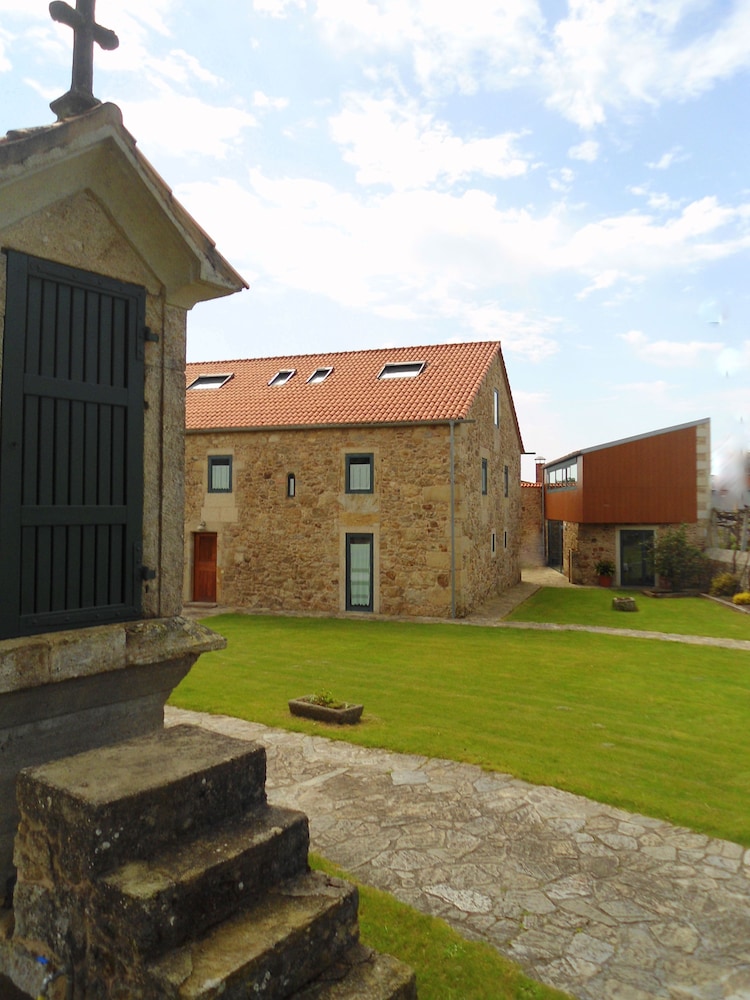 Torres de Moreda photo 1