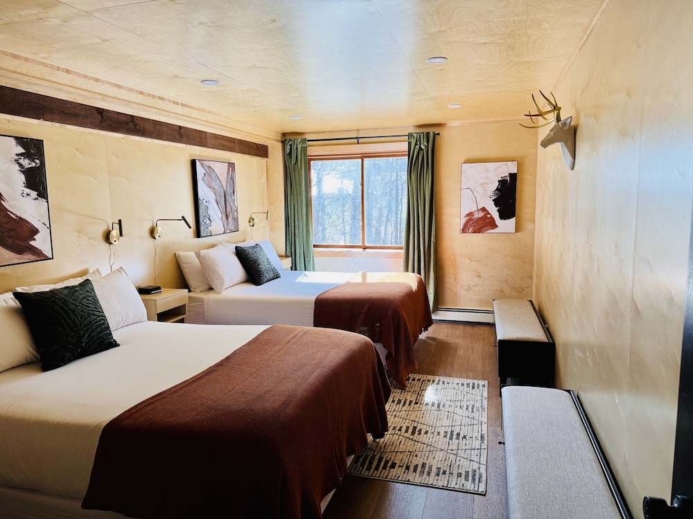 Cascade Lodge