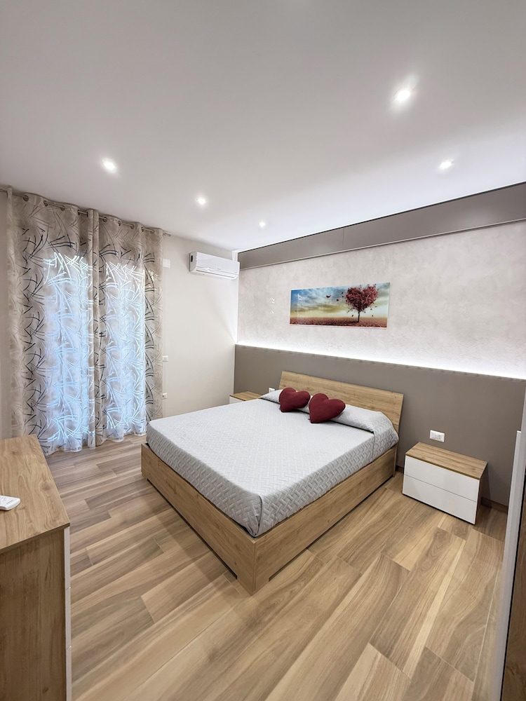 APARTMENT FREE SHUTTLE