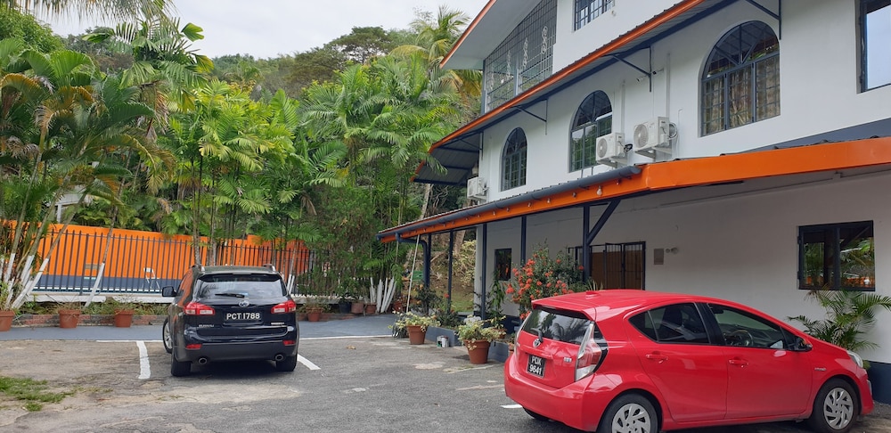 Queen's Comfort Inn view 5