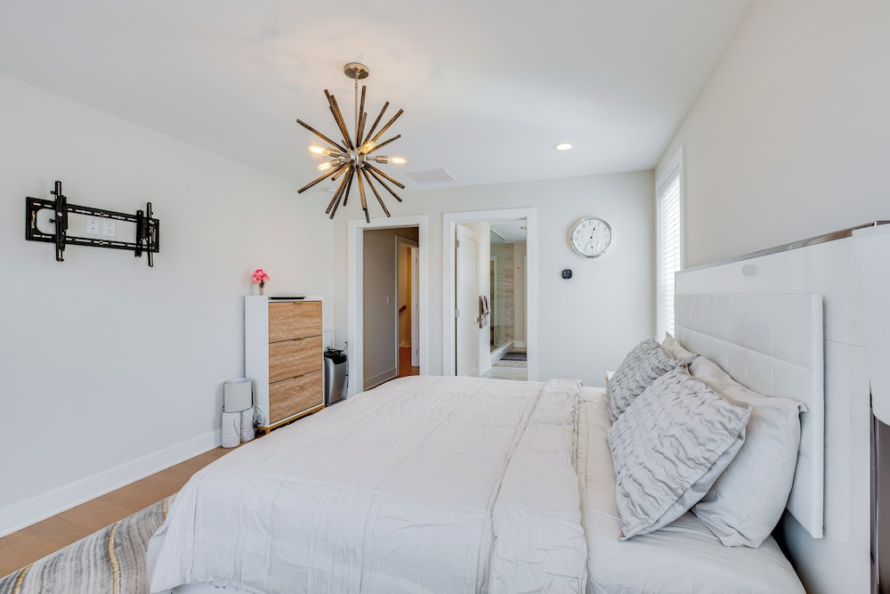 10 Mi to Morristown: Stylish Home Near Trails!