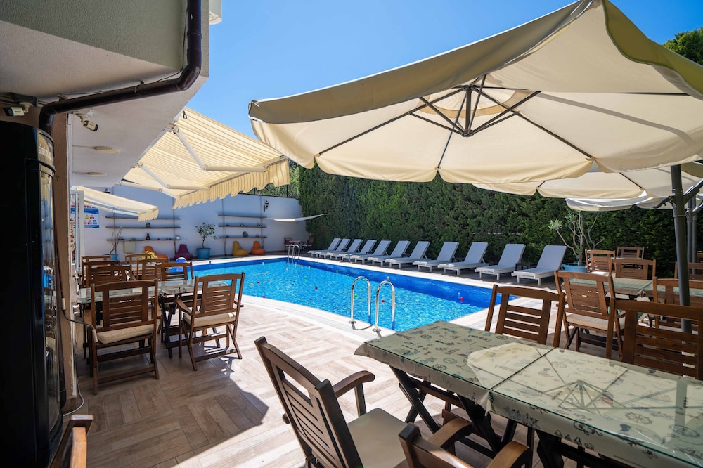 Cunda Giritlioğlu Otel Yetişkinlere Özel +12 - Image 54