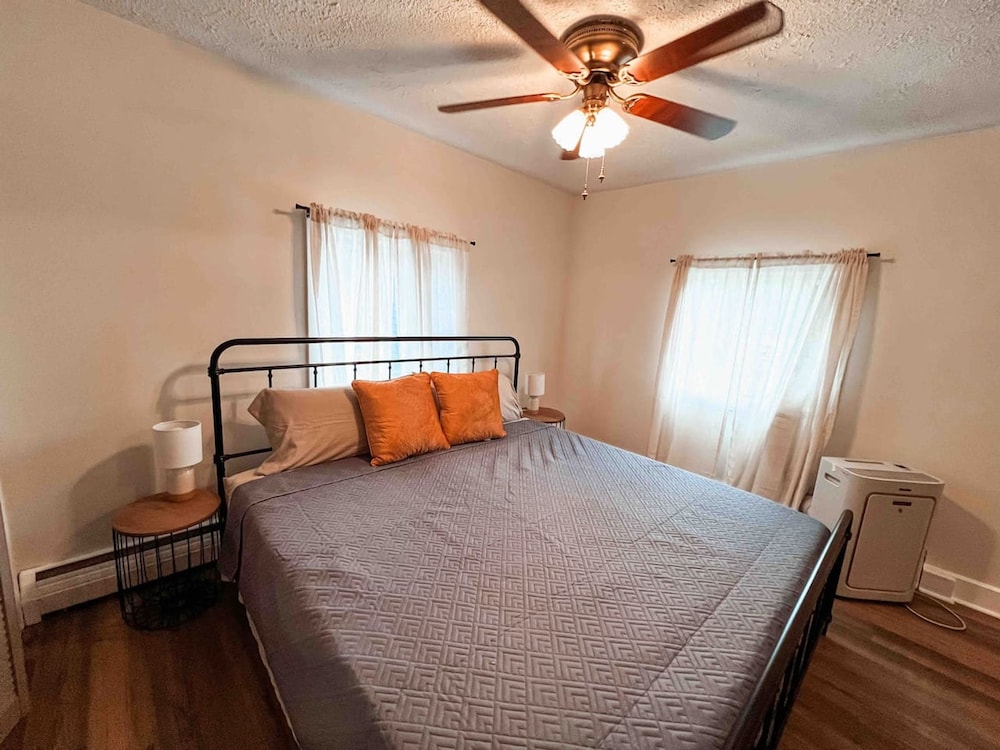 3 bd 10 min to Dwtwn Washer-dryer