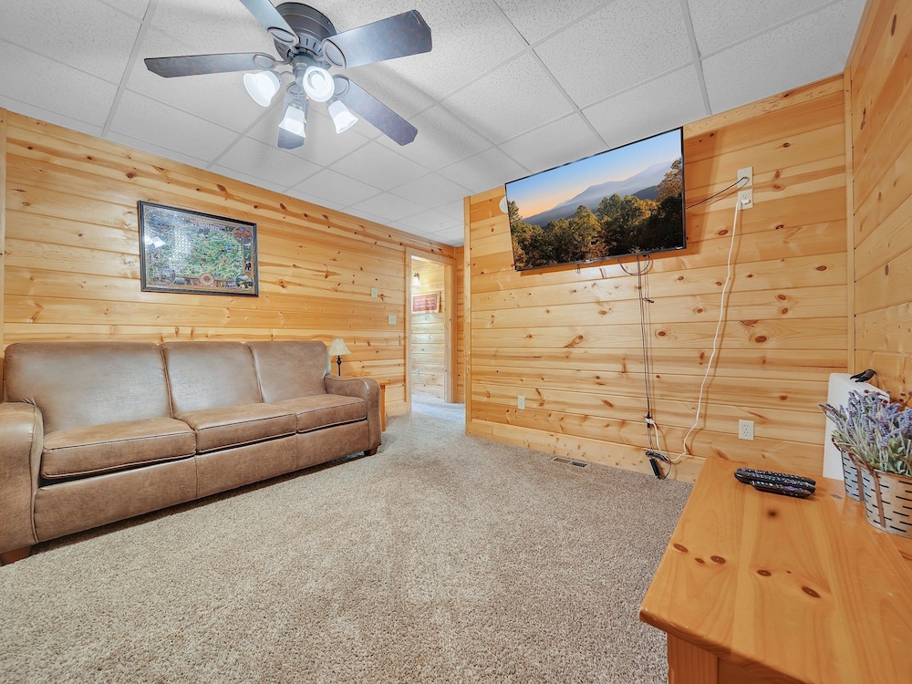 Ern860 - Cozy Bear Overlook 4 Bedroom Cabin