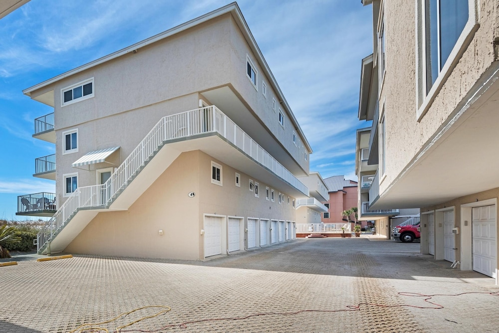 Starboard Village 423