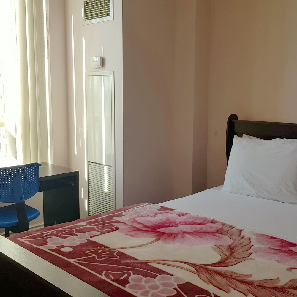 Pelicanstay at Square One Mall