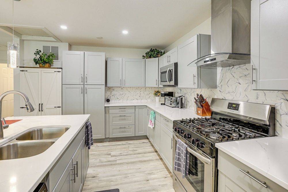 Modern Wheat Ridge Home ~ 5 Mi to Dtwn Denver