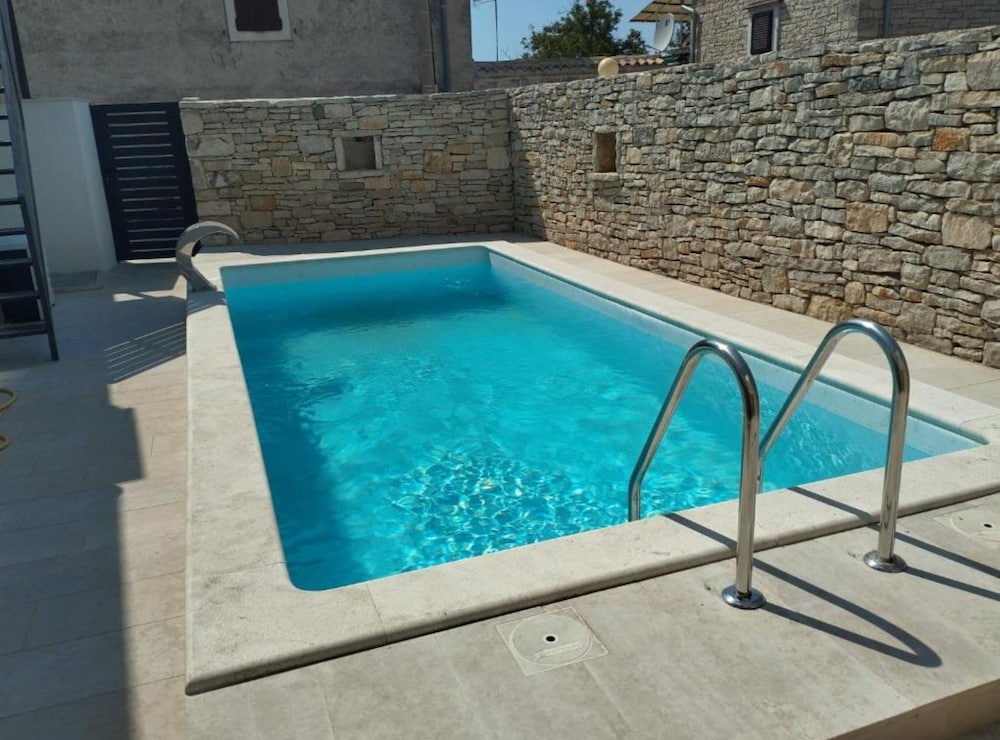 Villa Galant With Pool & Sauna Maružini