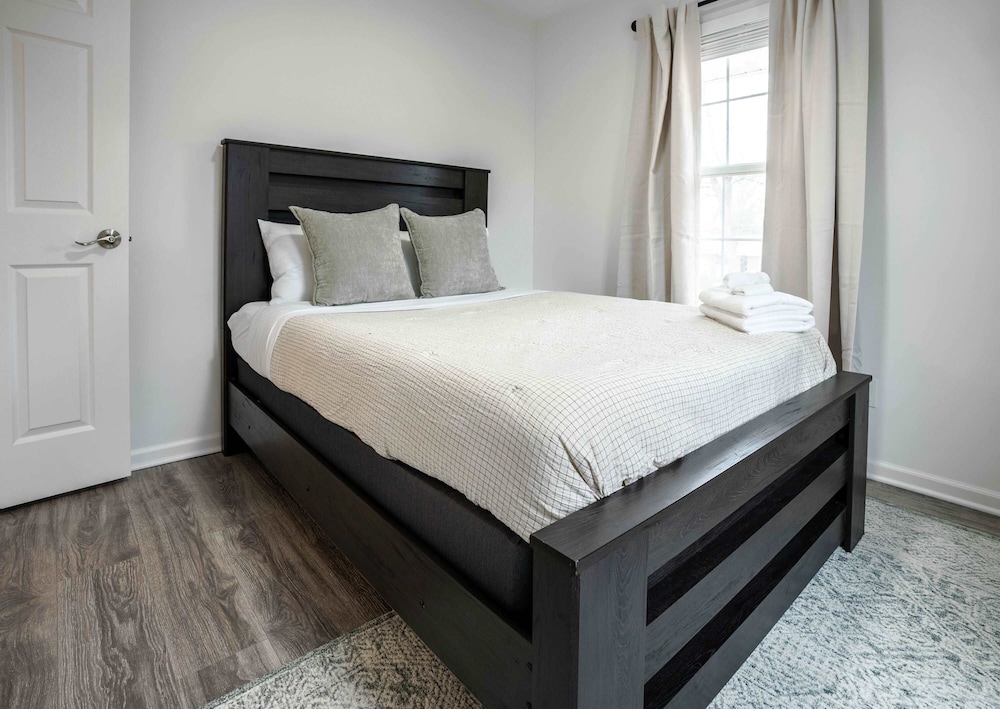 The Greystone - Stay for 12!