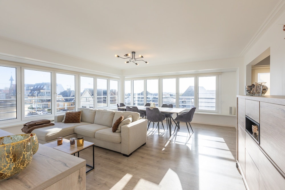 Modern Flat Near the sea