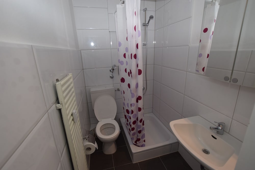 AB Apartment 92 view 4