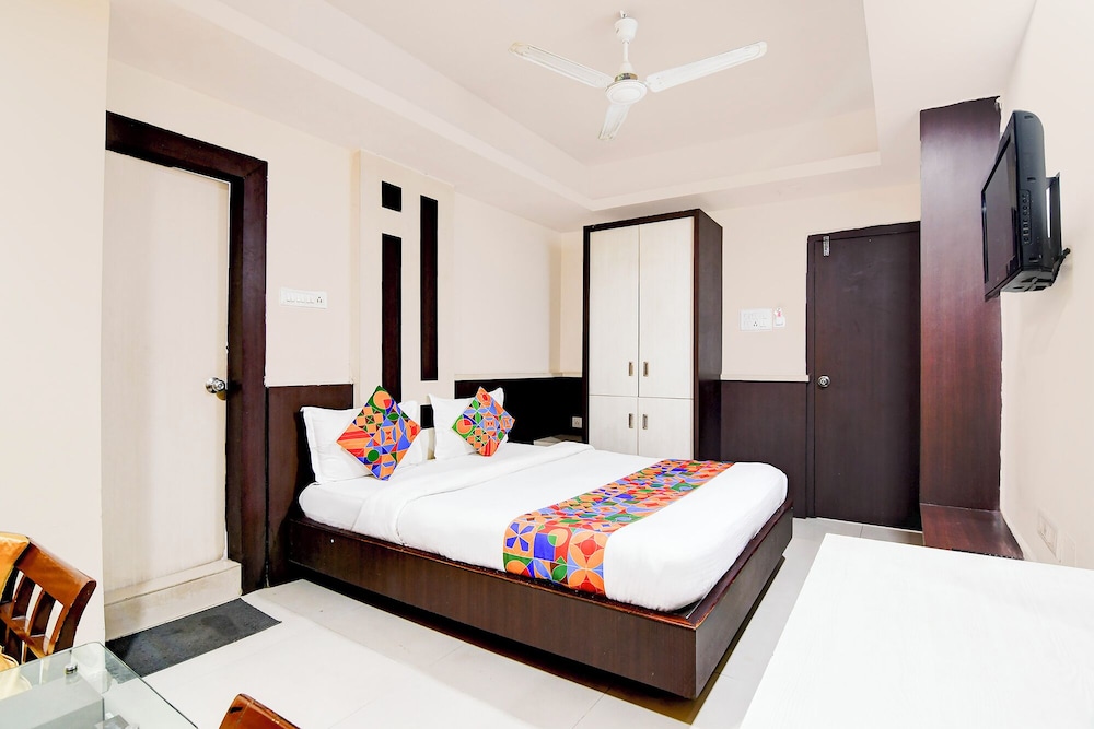 Fabhotel Park Street Inn