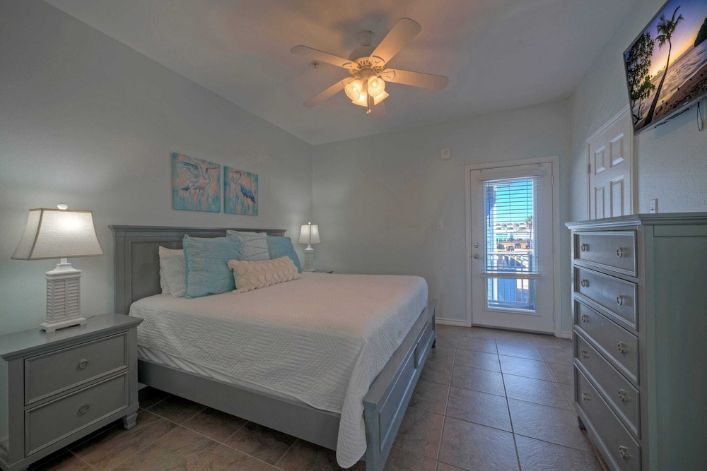 Costa Bahia Full Bldg Pool, Beach, Sleeps 100