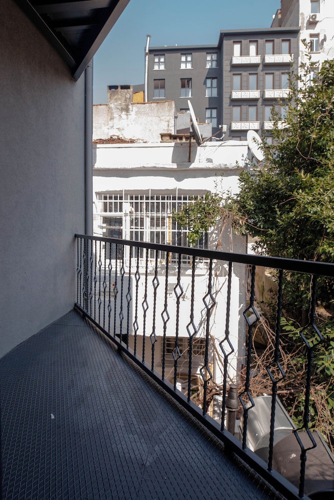 Taksim 11 Suites