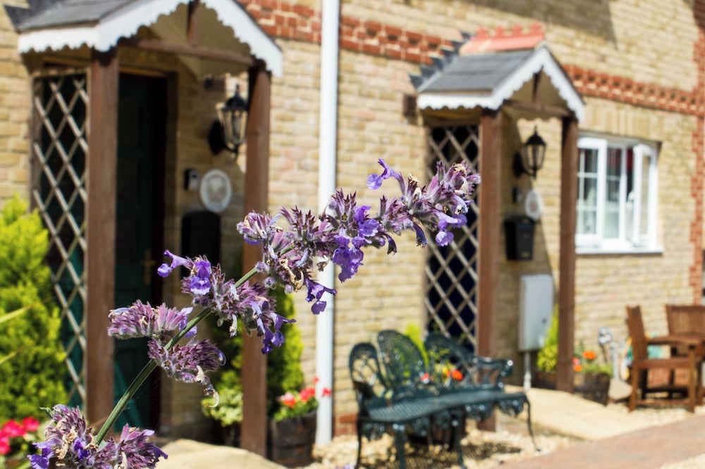 3BR Cosy Coastal Cottage With Wifi, Parking