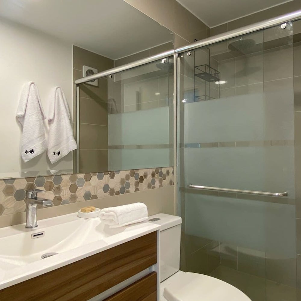 Perfect 1BR With Balcony in Luxurious Building