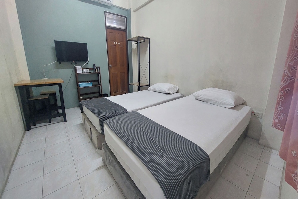 Sukhum Mega Bangna Guest House
