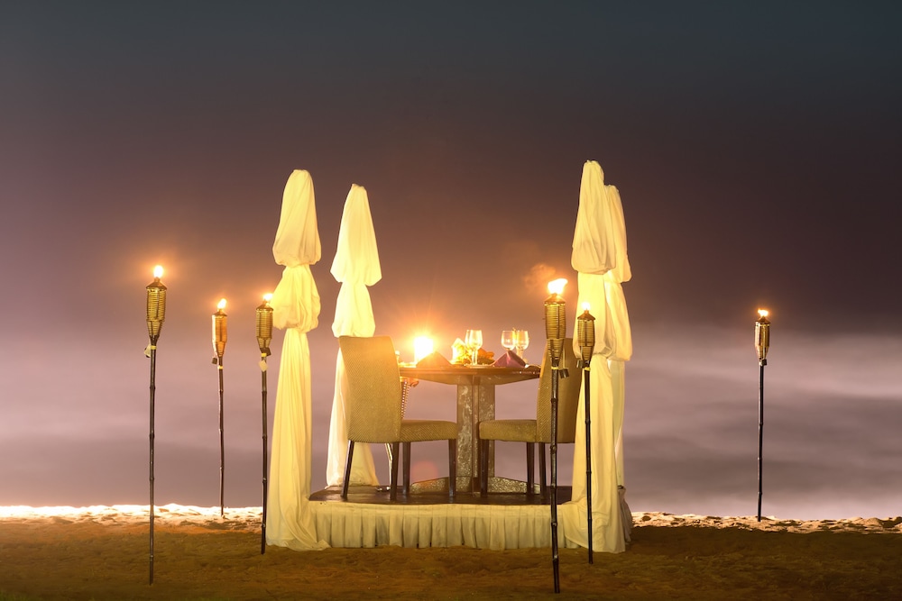 Avenra Beach Hotel