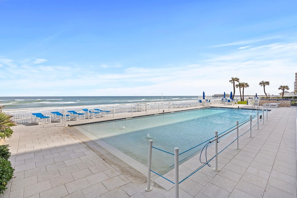 Surfside Club 503