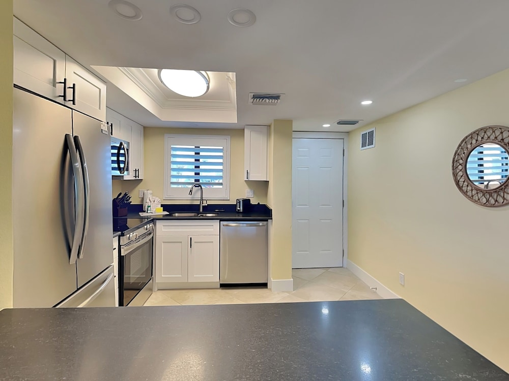 Seaside 2 by Distinctive Beach Rentals