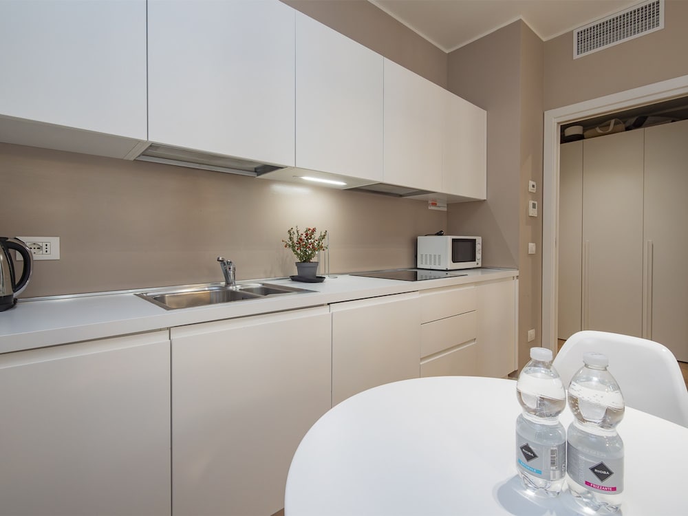 Freguglia G - Large Studio Suite Close to Duomo