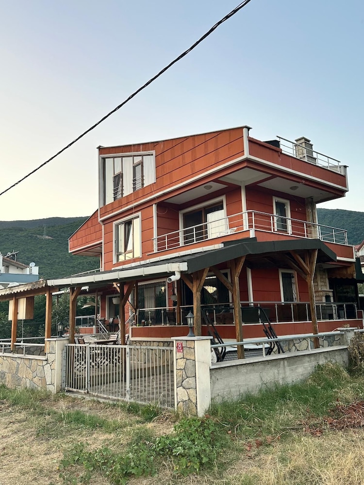 Görkem Suits & Villas