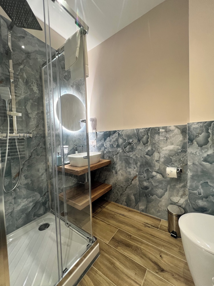 Raffaelli Suite