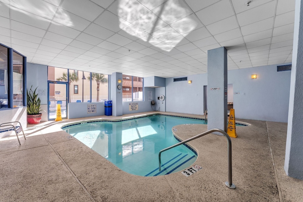 Oceanfront Gem Pool, Balcony, Modern Touch 3 Bedroom Condo