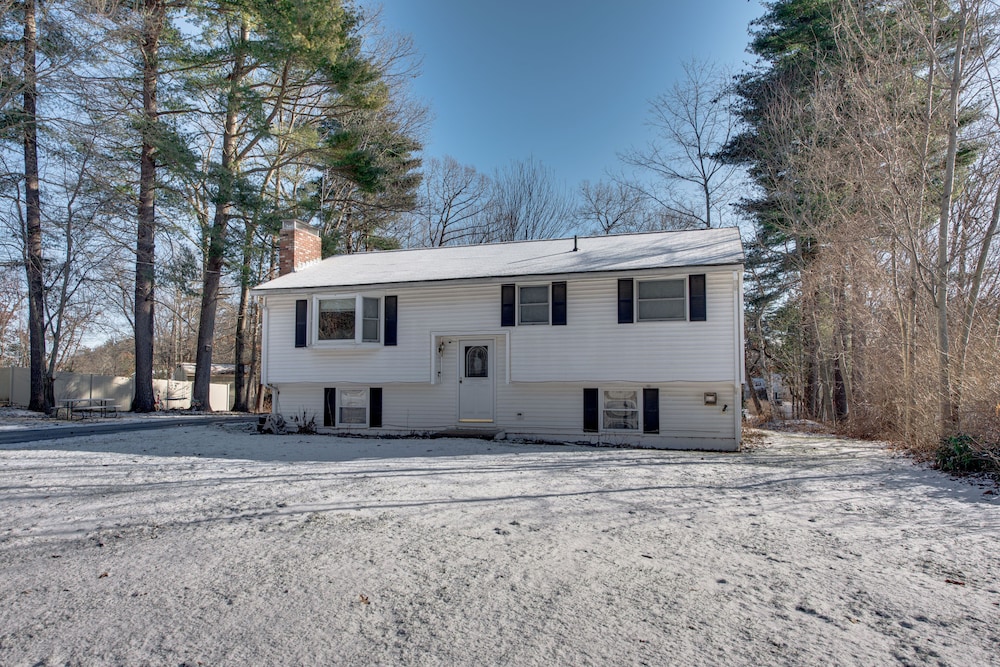 Pet-friendly Merrimack Home w/ Grill: 8 Mi to Mall view 5